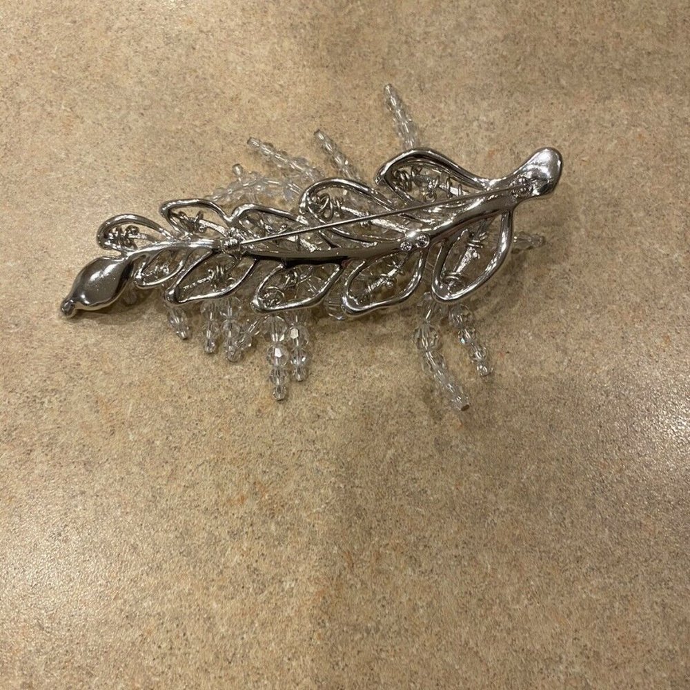 Swarovski RARE leaf Pin - Picture 2 of 3